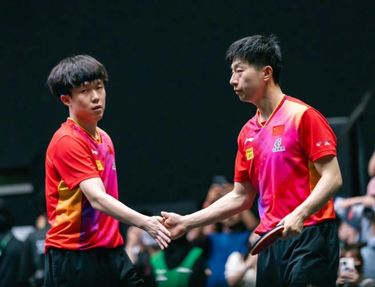 马龙/王楚钦男双排名上升10位，来到第三。

国际乒联第20周男双排名：

第一