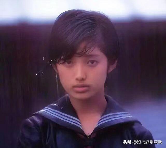 山口百惠，五官精致，好清秀啊