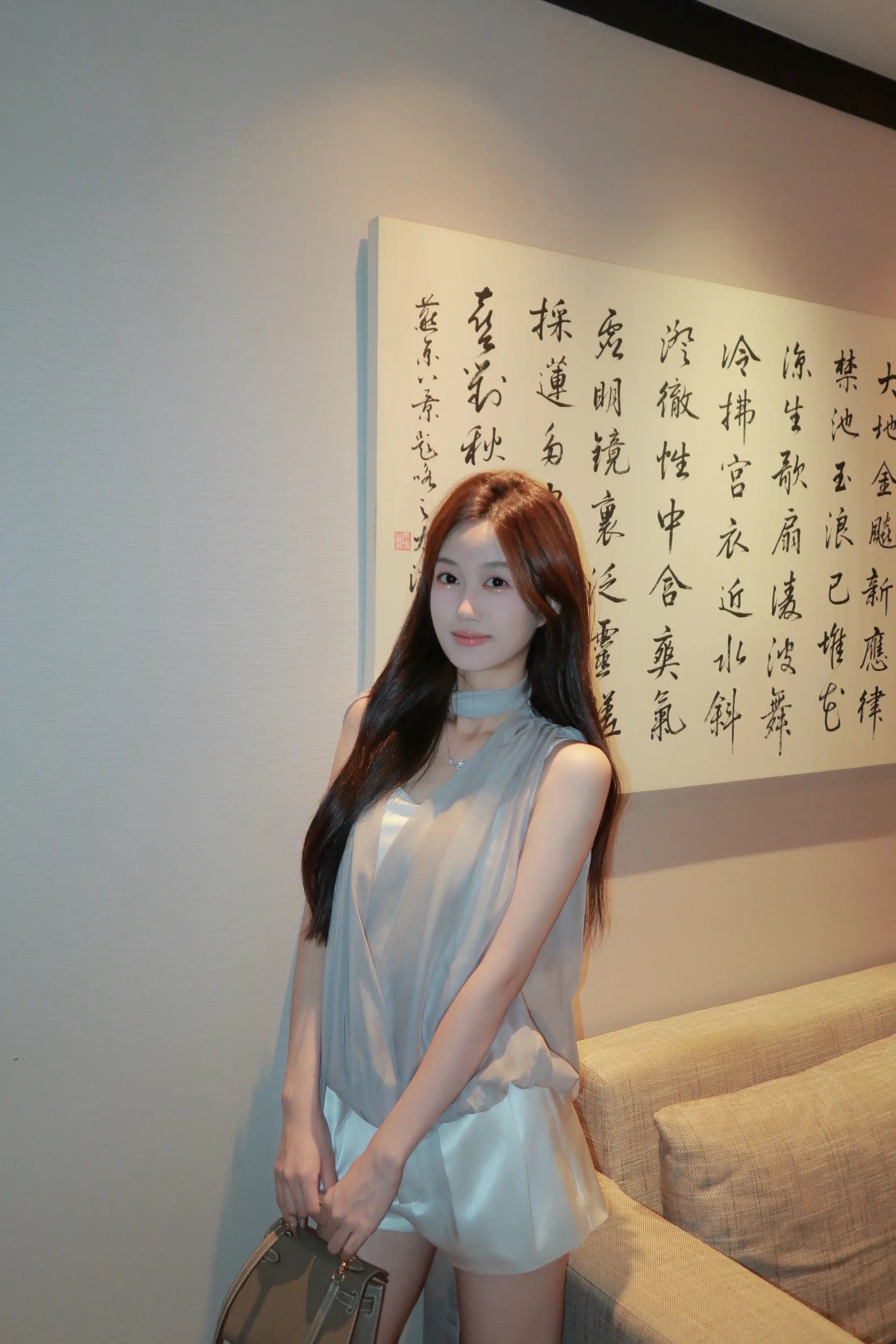 于是我开始迷信，希望你的掌纹里有我的命运