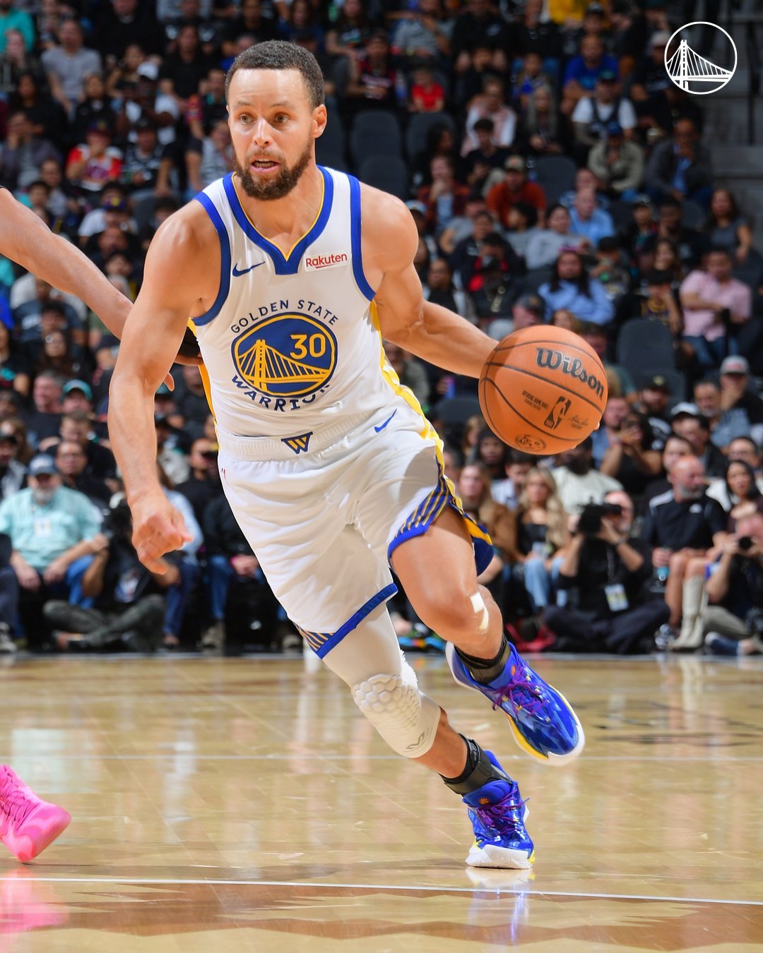 第三节7分钟18分，库里给马刺上课来了…