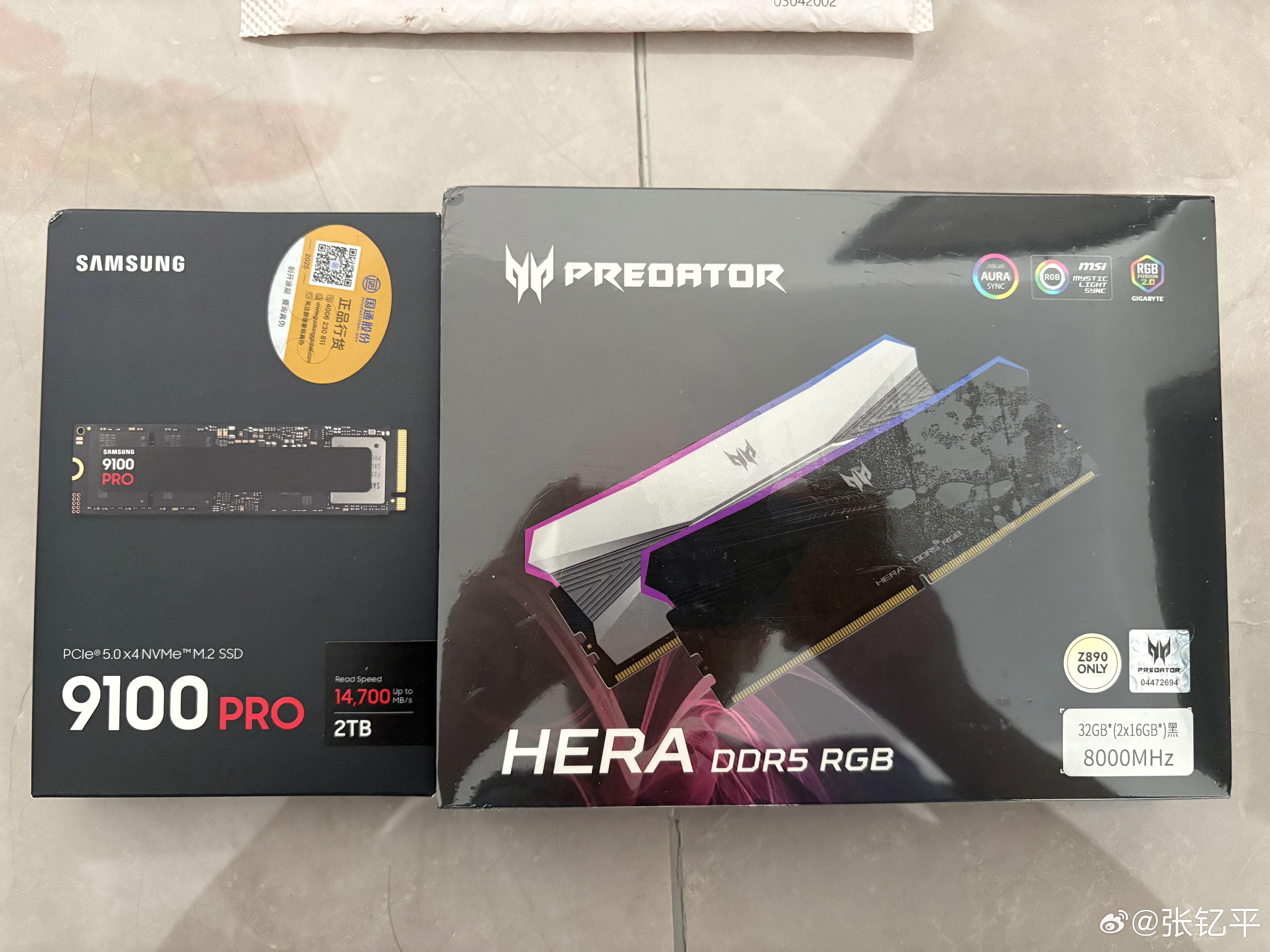 存储芯片疯狂涨价谁能想到这俩不起眼的东西，加起来都快相当于以前一台电脑的钱了。