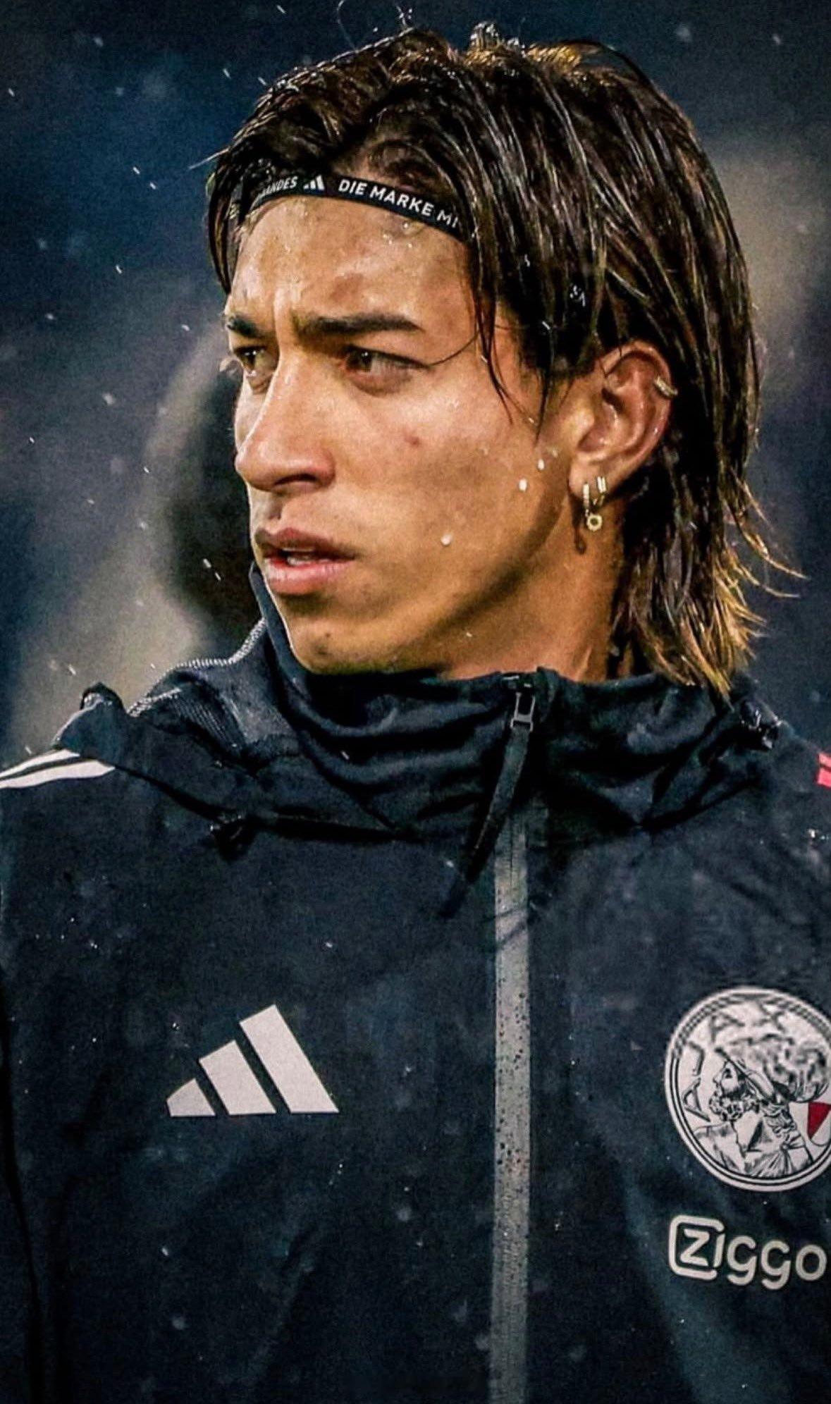 🇦🇷🔥 快来看看马赫·卡里佐在阿贾克斯的新造型！😄 荷甲联赛海外阿根廷球