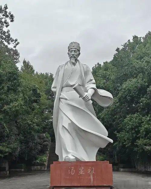 江西人会读书“满朝文武半江西，翰林多吉水，朝士半江西”，自古才子之乡的文脉，早已