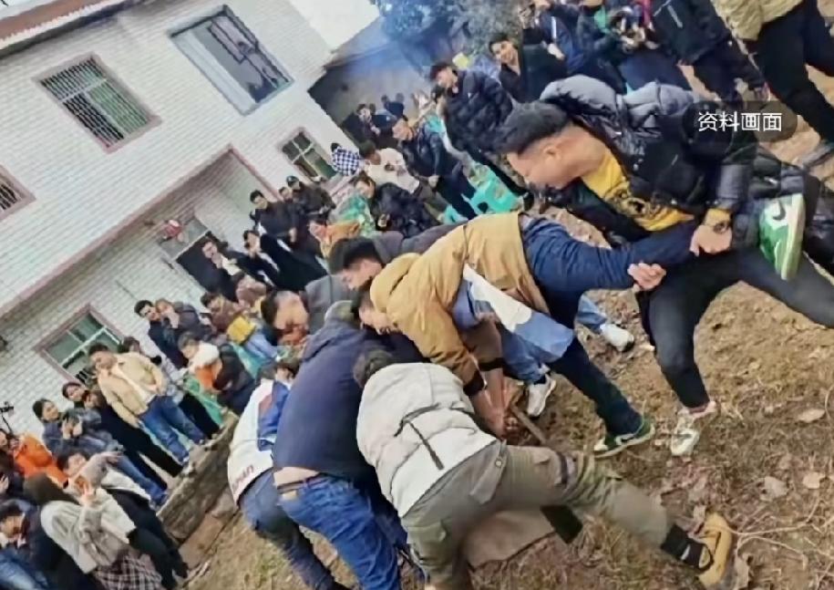 23岁的呆呆最好的回报来了，不是涨了200多万粉丝，也不是直播间礼物满天飞，而是