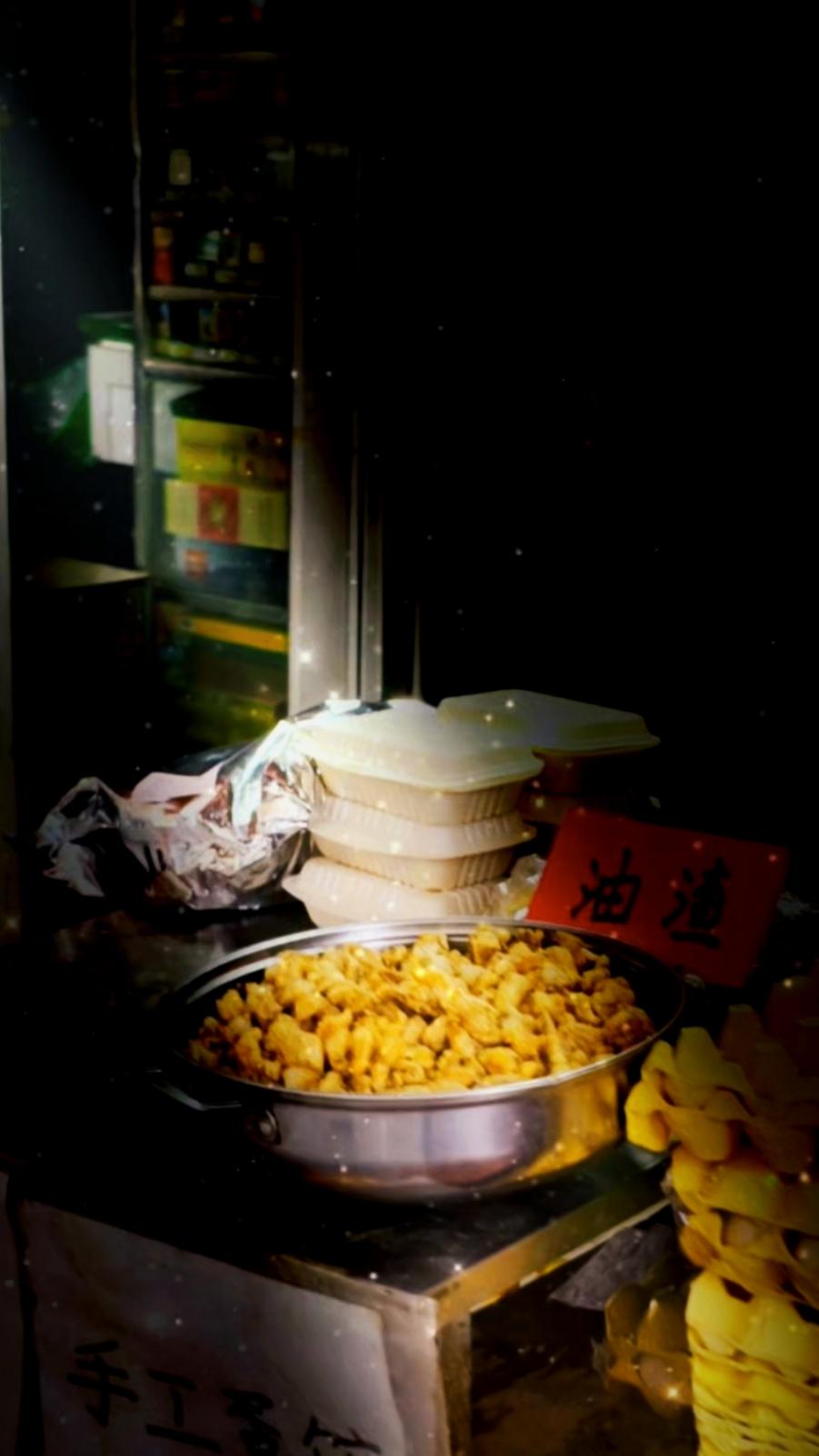 老年夫妻最佳相处方式是相互尊重、理解，保持良好沟通。比如一起散步、做饭、旅游，能
