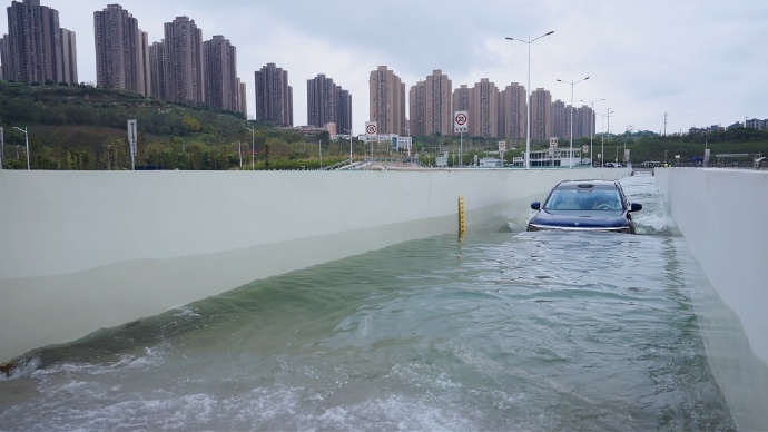 问界M8实测6大风险场景日前，问界M8完成6项日常行车高频风险场景专项测试，覆盖