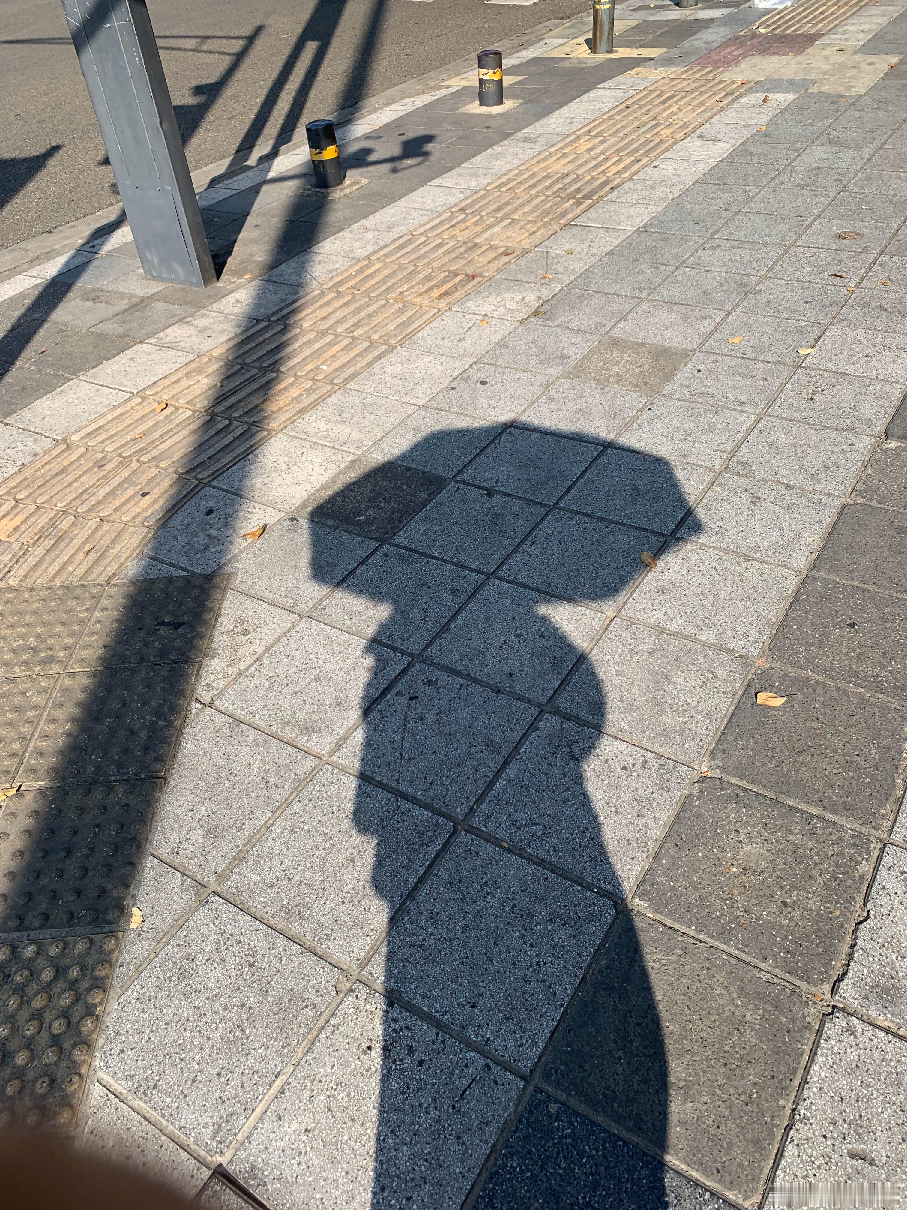 不全副武装根本抵挡不了热气🤯 