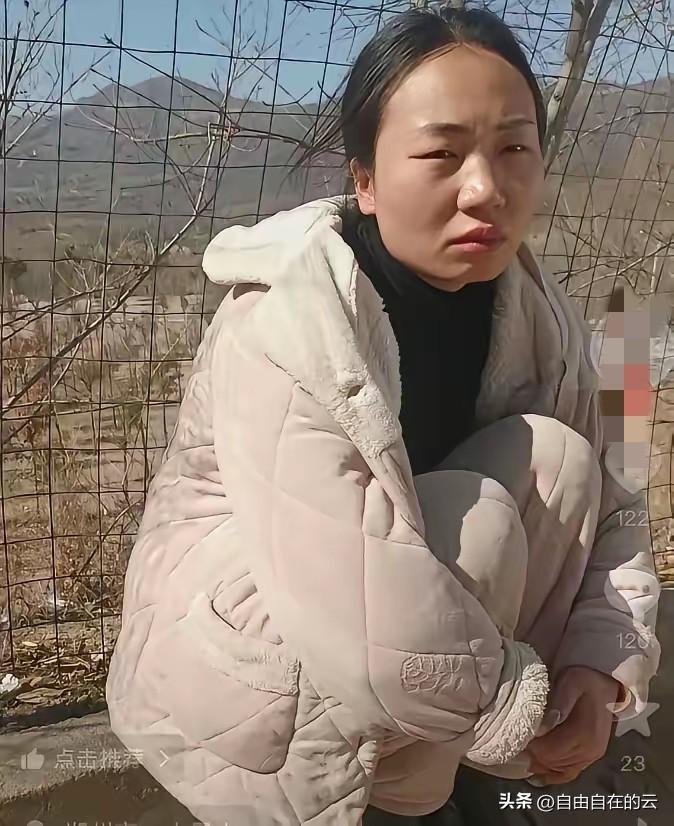 刘某和丈夫经营了一家彩票站，平时精神状态也很正常，爬山前没有反常的举动，爬中灵山