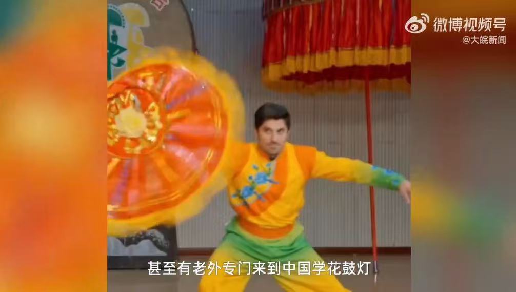 闪身步在外网迎来最强宣发期源自咱们中国民间的闪身步火出圈海外🌍各国网友争相模仿