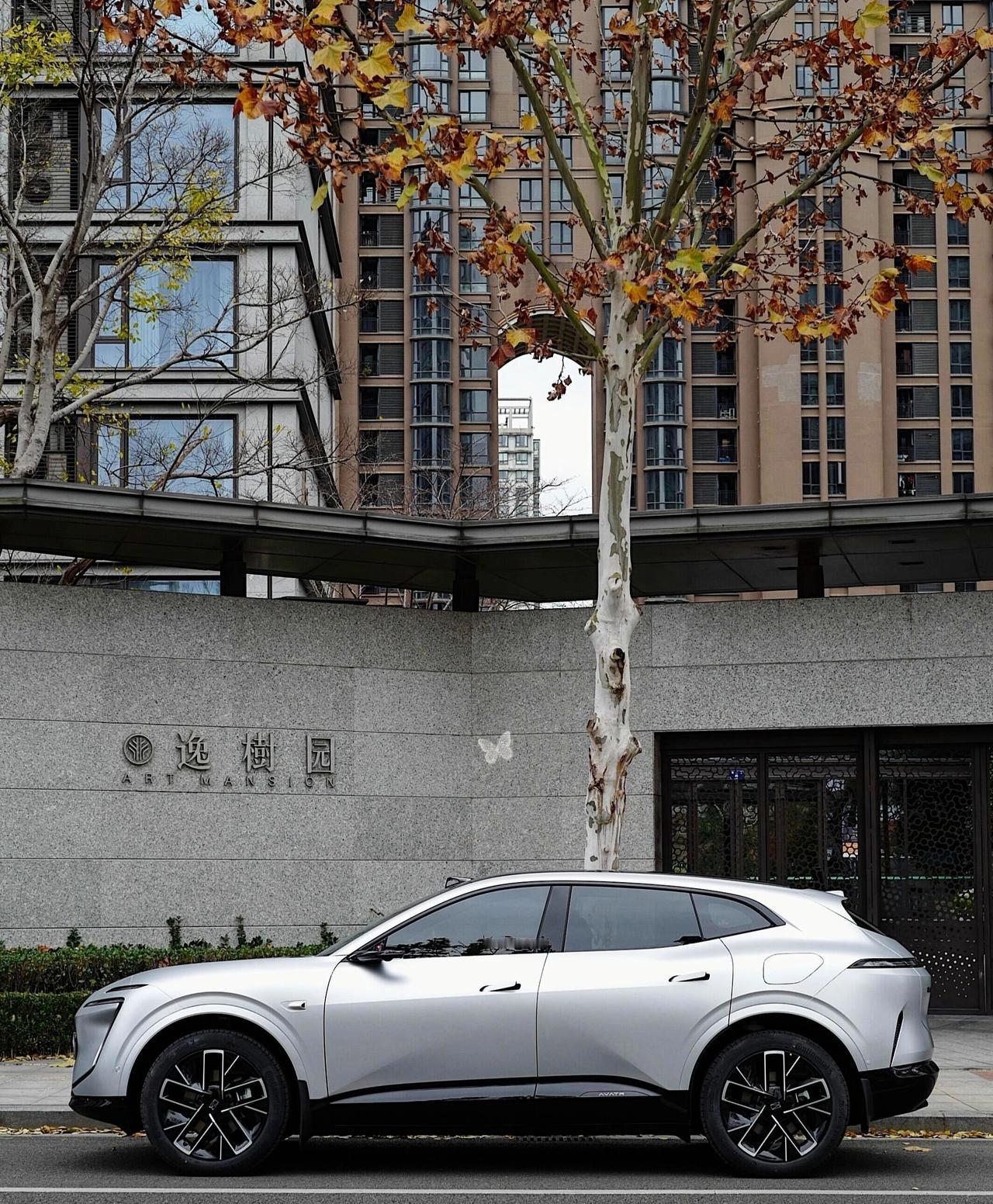 谁懂啊！阿维塔07这个亚历山大银 科技感直接拉满怕影响智驾性能，直接放弃电镀工艺