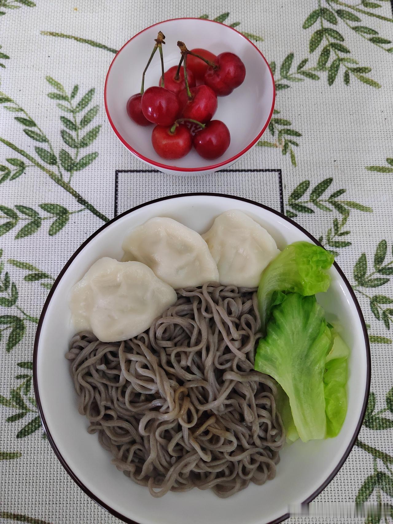 小城故事多，充满喜和乐！

今日我所居住的小岛，最高温度23度，最低温度18度，