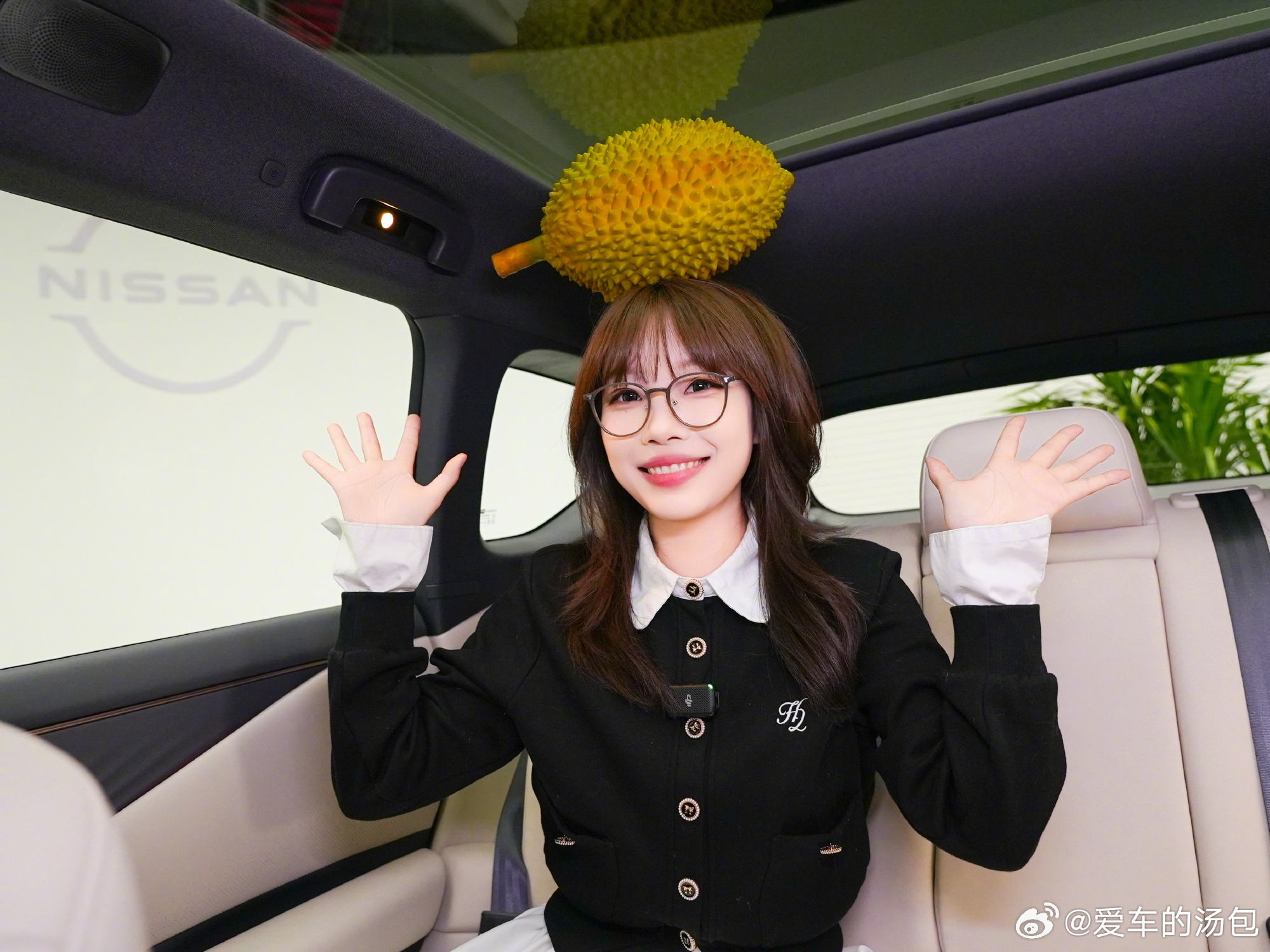 NX8顶流空间百试可乐东风日产NX8的静态品鉴会——大空间行为艺术展反正就是空间