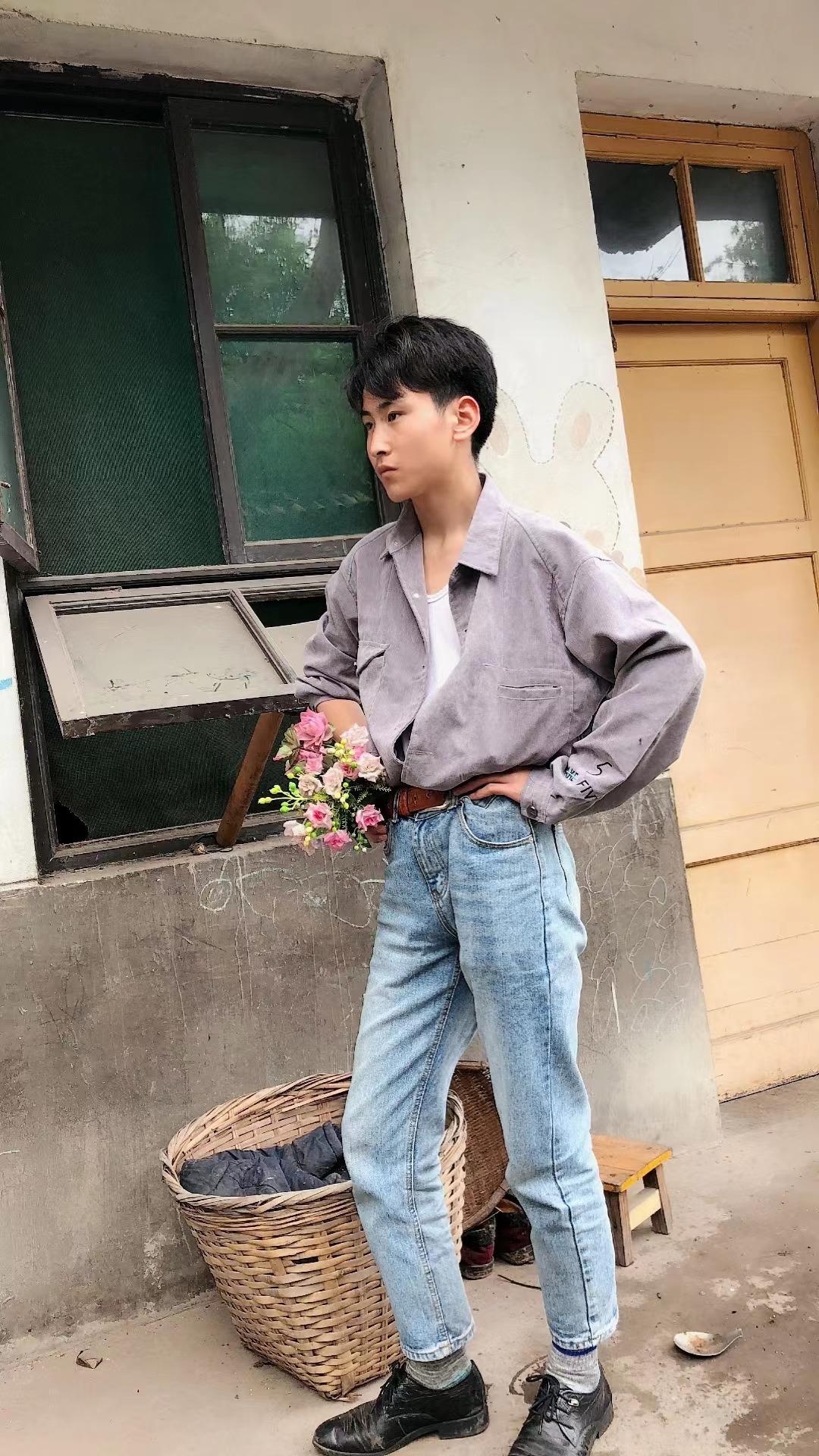 你喜欢跳舞吗？
你还记得迪斯科吗？
你还会用双卡音响吗？
 
讲真，第一次看到常