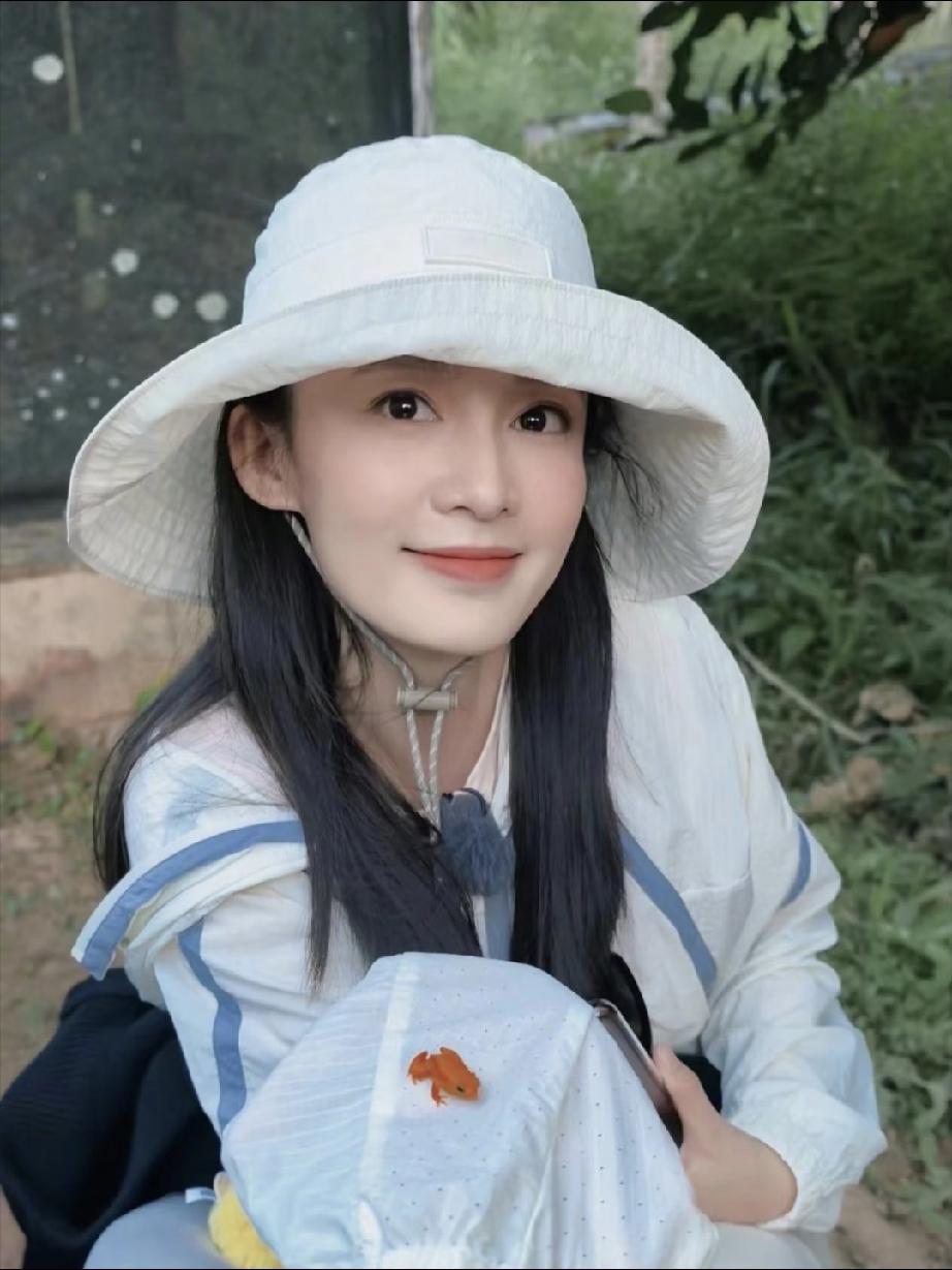 李沁啊李沁
实在不行咱就退圈歇着吧
真看不下去你受这委屈


35岁在圈里摸爬滚