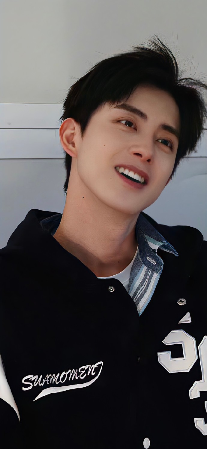 敖瑞鹏的一些壁纸#敖瑞鹏张予曦妈生漫改脸# #敖瑞鹏壁纸# ​​​