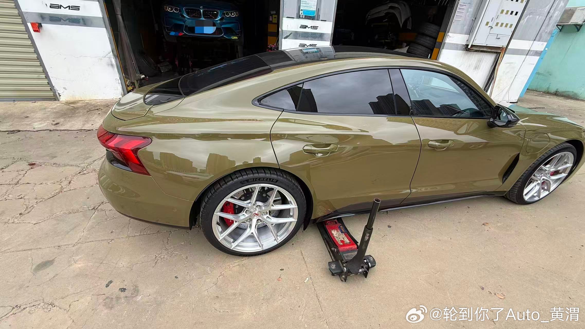 限量200台的帕拉梅拉保时捷panamera ，开了两万公里避震坏了…这还不如我