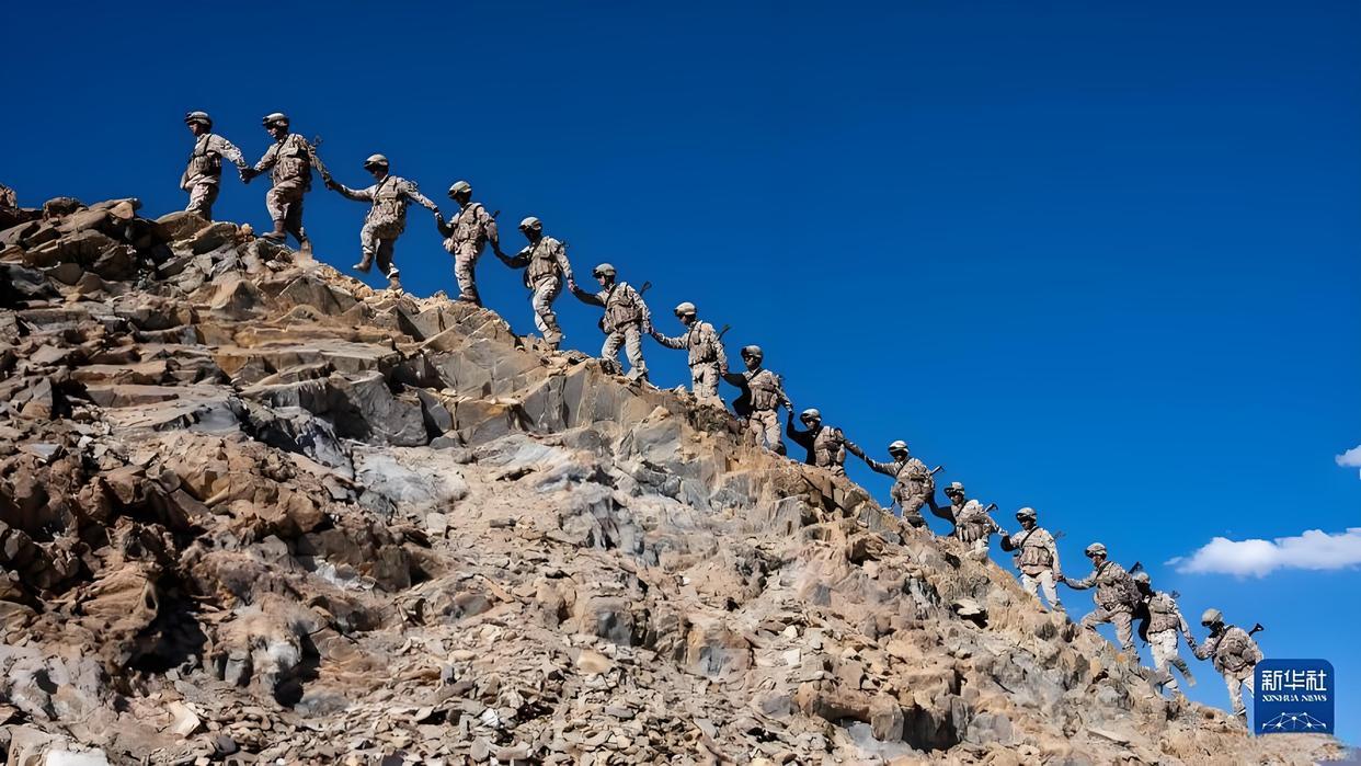 中国最幸运的一件事，青藏高原没有被外族占领，而是牢牢掌握在手中。
 
很多人会疑