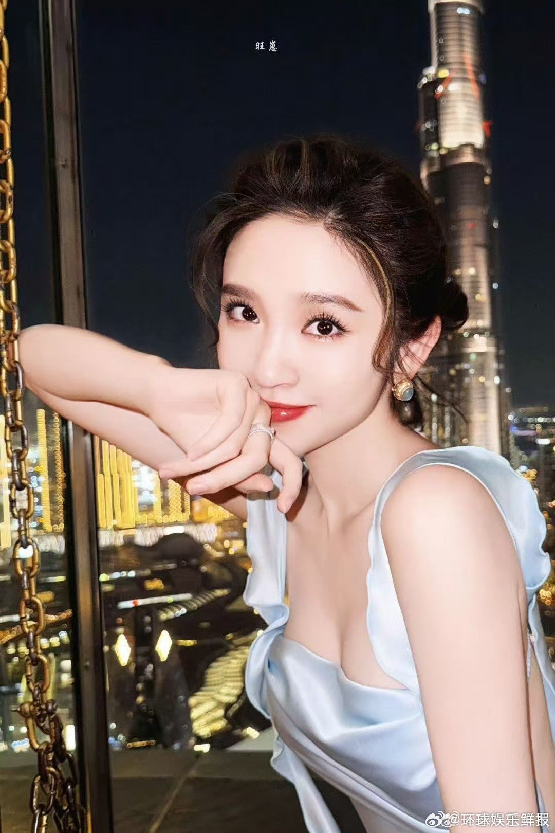 唐艺昕获超长待机奖 湘玉兰 浪姐一刻都不肯松懈，唐艺昕坚持长期训练，用汗水换来舞
