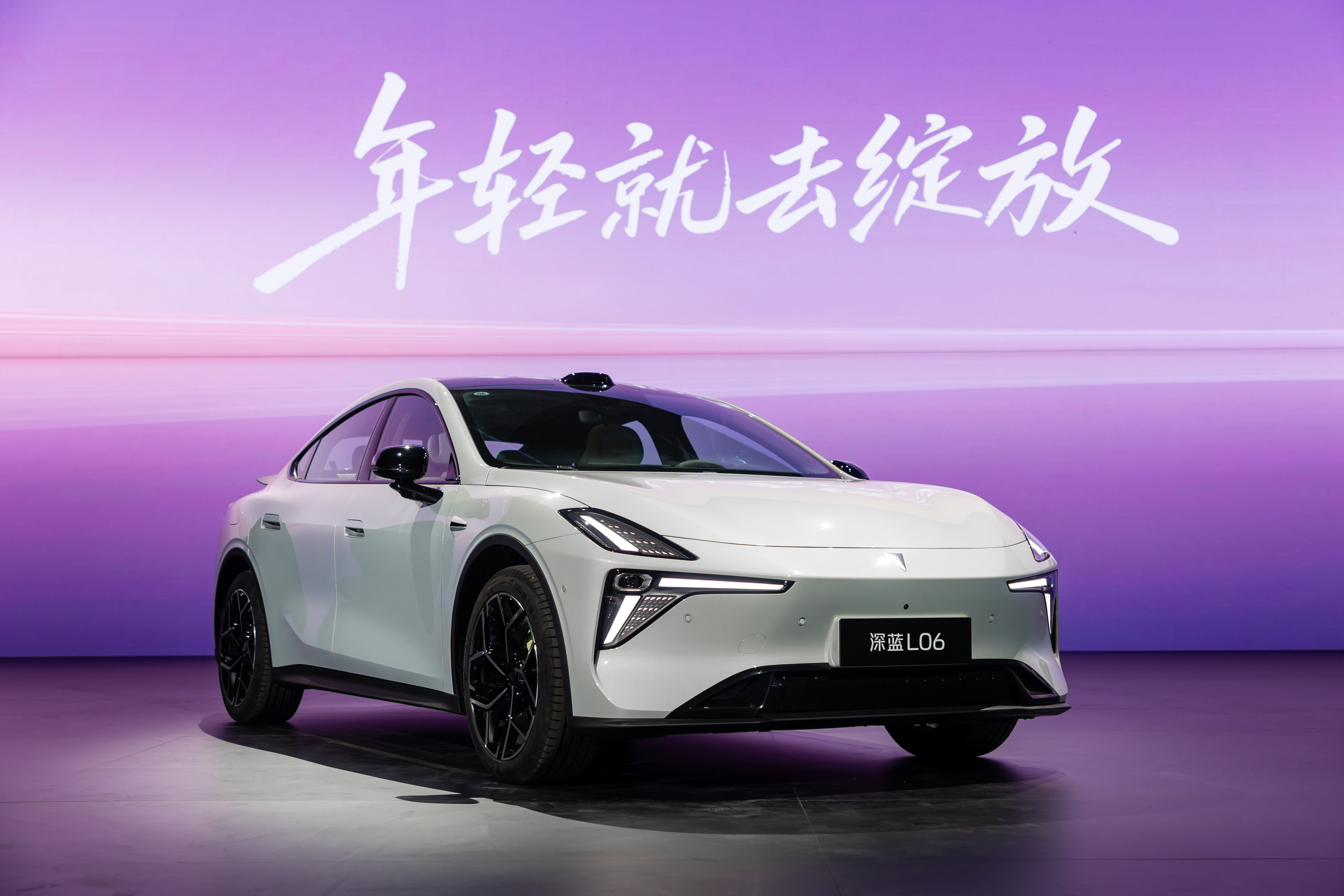 看完深蓝L06的上市发布会，我只想说这品牌太实在了，不搞花里胡哨的，全是硬核科技