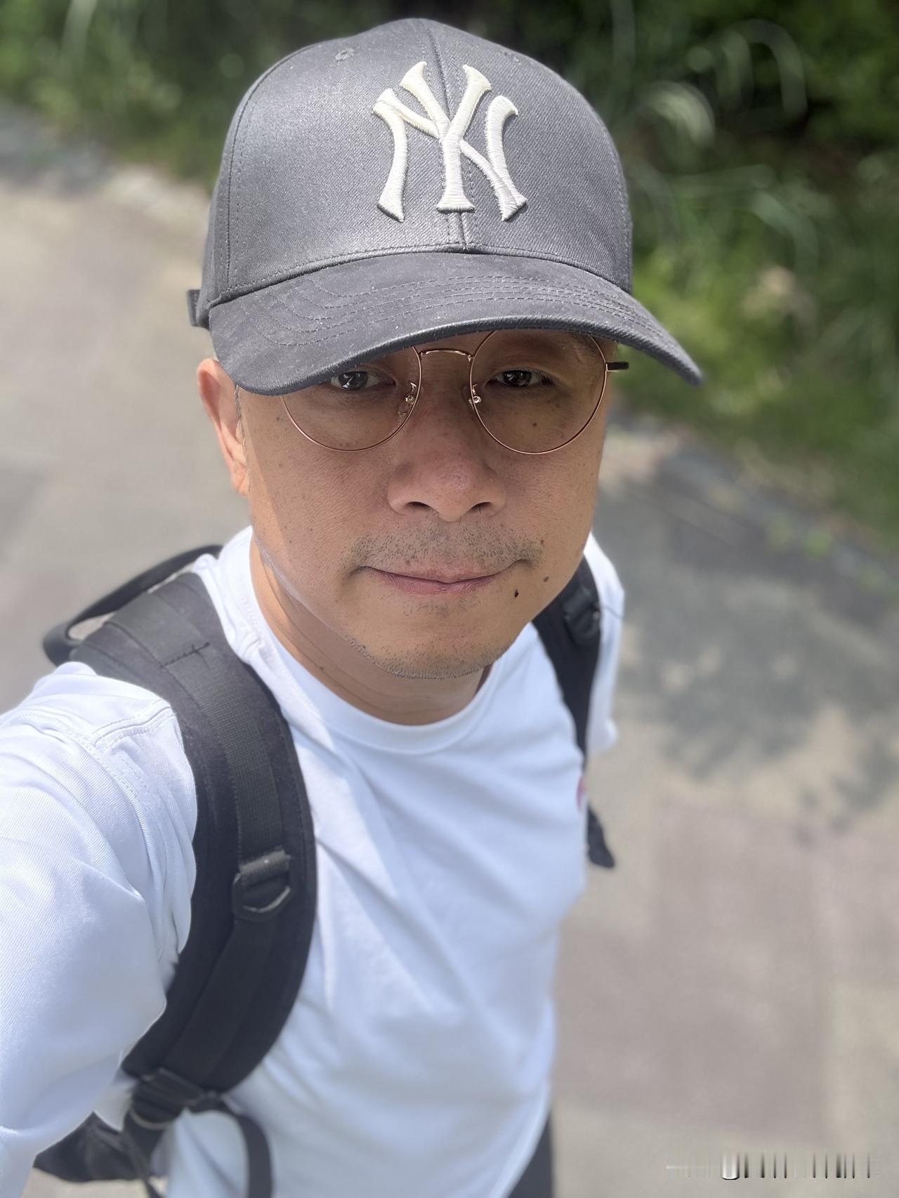 处对象，我坚定站性格重要这队。外貌确实能带来第一眼的心动，好看的人谁不喜欢呢，带