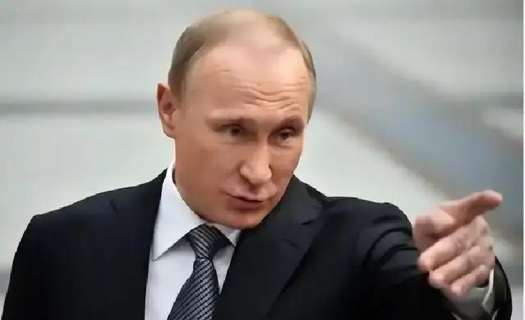 果不其然。

北约突然宣布了2025年年度军演方案的调整：不再模拟“击败俄罗斯”