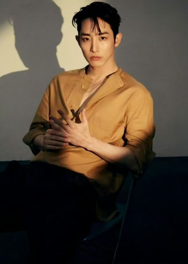 李洙赫签约SARAM李洙赫SARAM签约李洙赫签约SARAM，好耶。真不错 ​​
