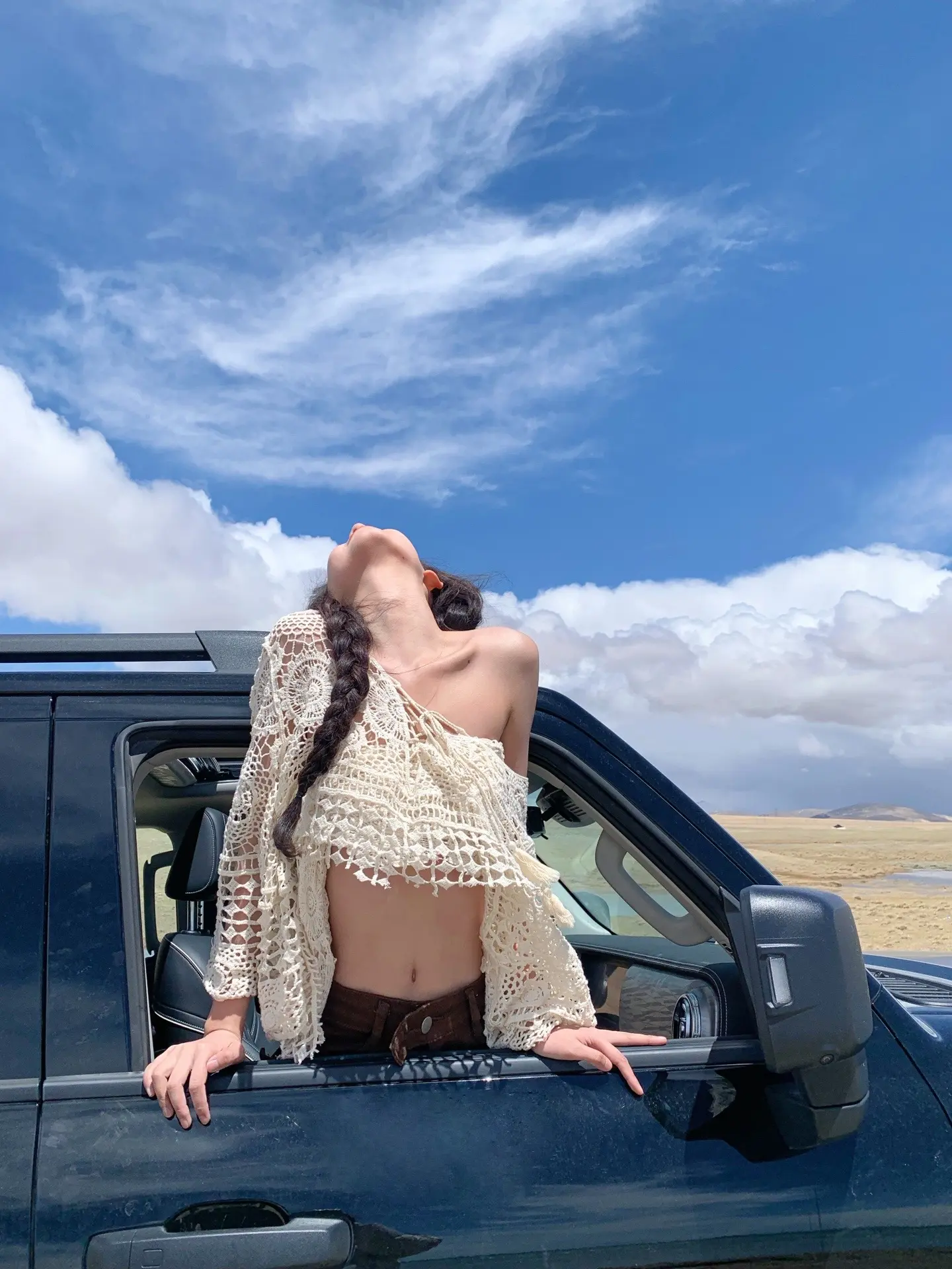 她最像风，谁都抓不住。