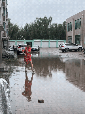 这块砖头就象是原子弹，你可以不用，但必须得有，拿在手里这就是你的底气，关键时刻可