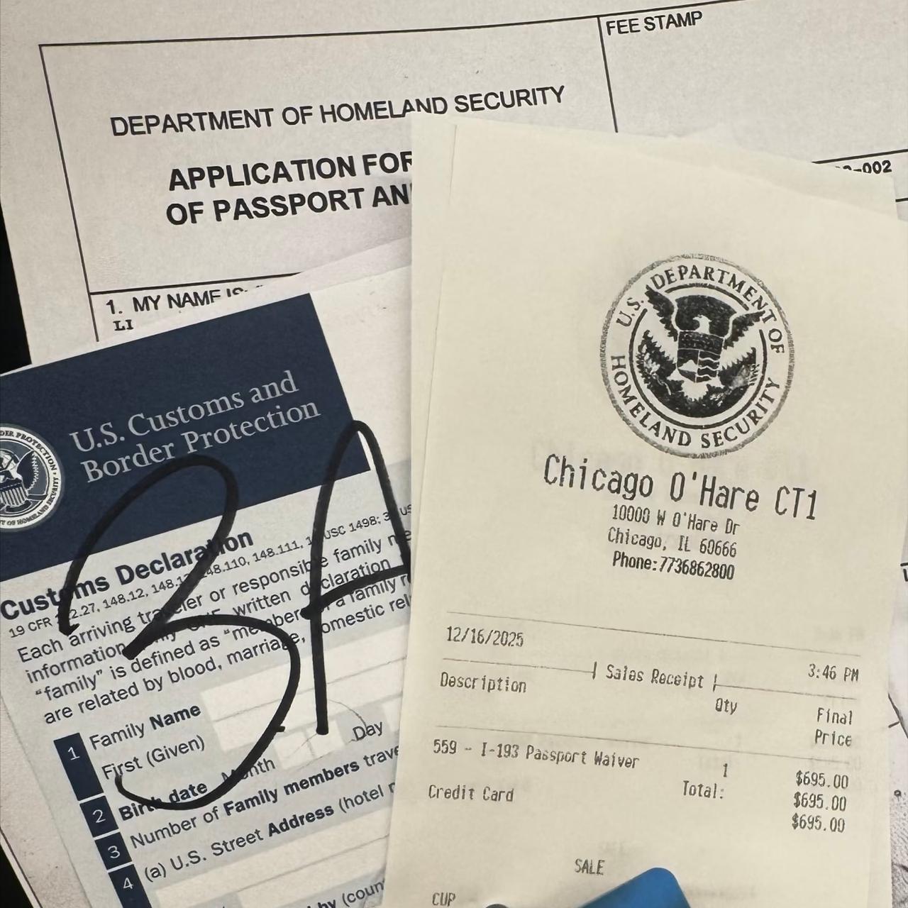 最近在芝加哥机场发生一个真实案例：一位绿卡持有者，因为长期在中国生活，只是偶尔回