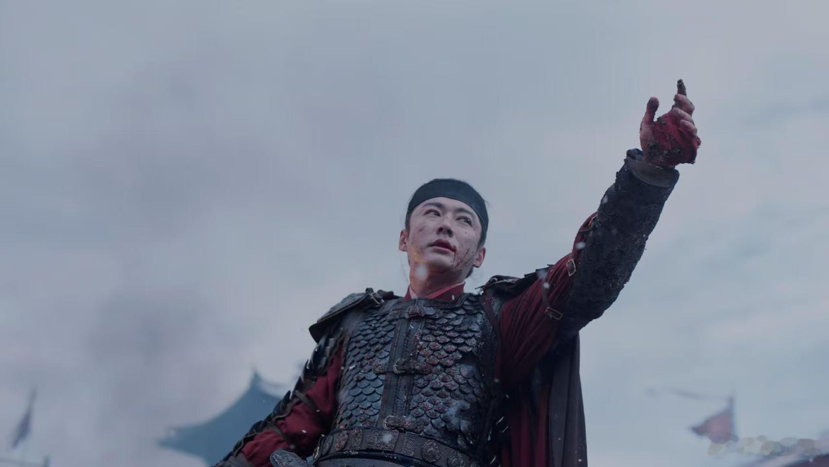 原来林锦岐活不久早有暗示 红线从脚腕缠到手腕，再绕到身上。他缠得那么慢，像要把剩
