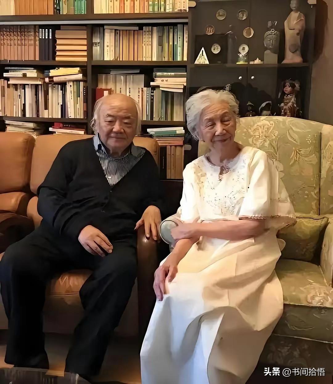 2018年，北大教授钱理群和妻子同时患癌，而妻子更是被告知只有4个月的生命了，她