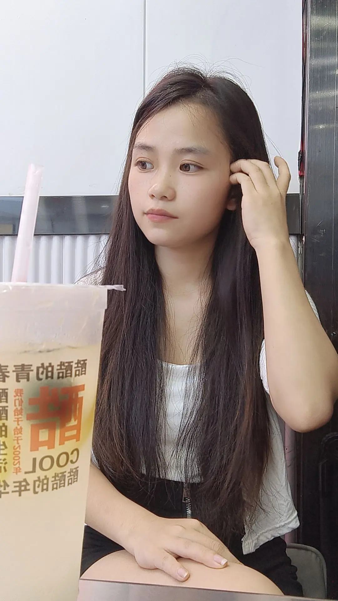 容易掉眼泪的女人，不是因为他爱哭，也不是幼稚，软弱，矫情，而是因为他内...