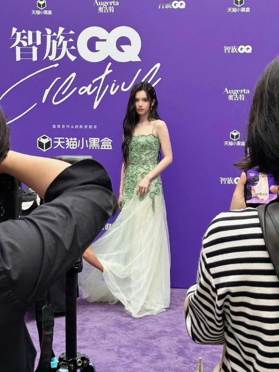 #张婧仪生图# 张婧仪就是生图的神！妹宝果然是免检美貌[好喜欢]甚至感觉生图更有