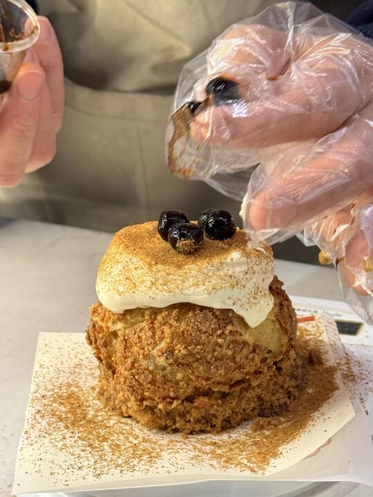 这颗黑糖波波泡芙 我真的可以！