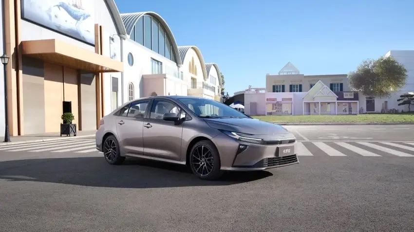 有专家预判，未来中国汽车存活率：
一、 红旗汽车：100%存活
二、比亚迪汽车：