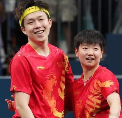 谁懂啊！莎头组合的决胜局永远让人热血沸腾！🔥WTT 香港总决赛混双小组赛，面对