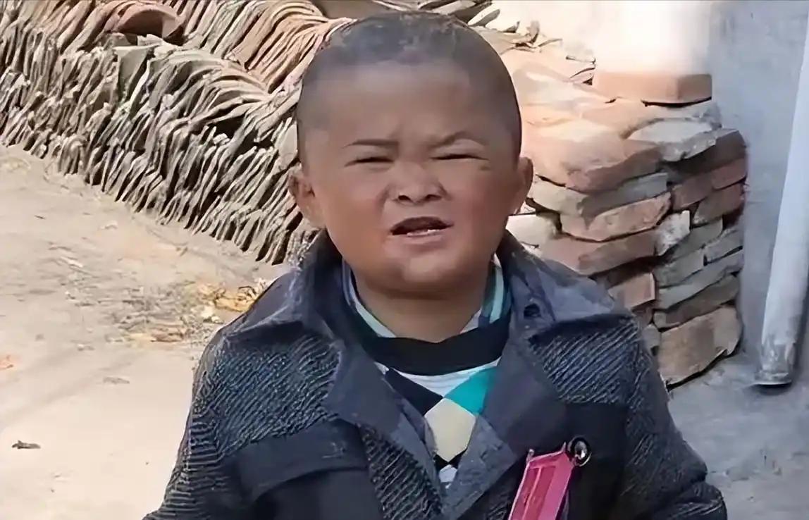 范小勤回到江西永丰县严辉村的这几年，村里人发现他身上发生了些微妙的变化。

曾经