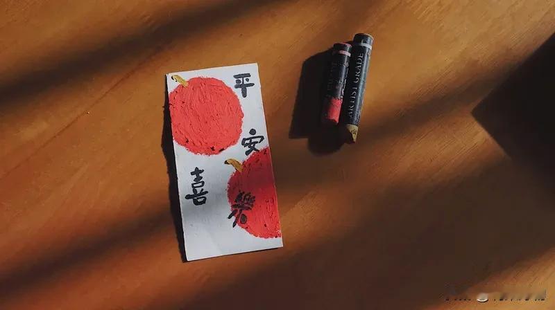 看到“年年顺顺利利”求下联，这可太有意思了。合适的下联还真不少。像“岁岁平平安安