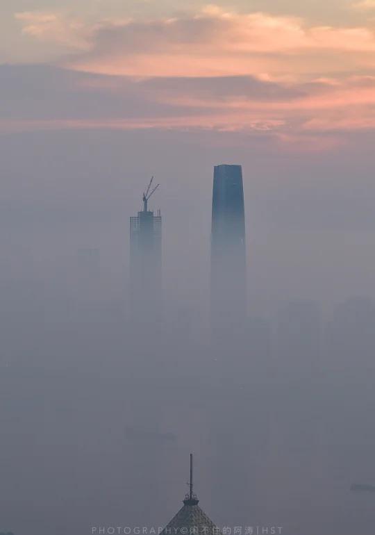 20251102｜武汉摩天大楼
亮出你城市的天际线 武汉