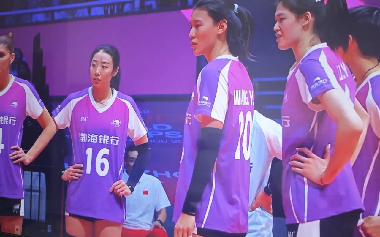 虽然天津女排世俱杯开门红，却没有太多兴奋。
可能对手太弱了吧，比赛看起来虽然精彩