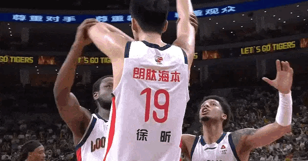 广州两个外援教徐昕怎么防守广东男篮vs龙狮男篮CBA