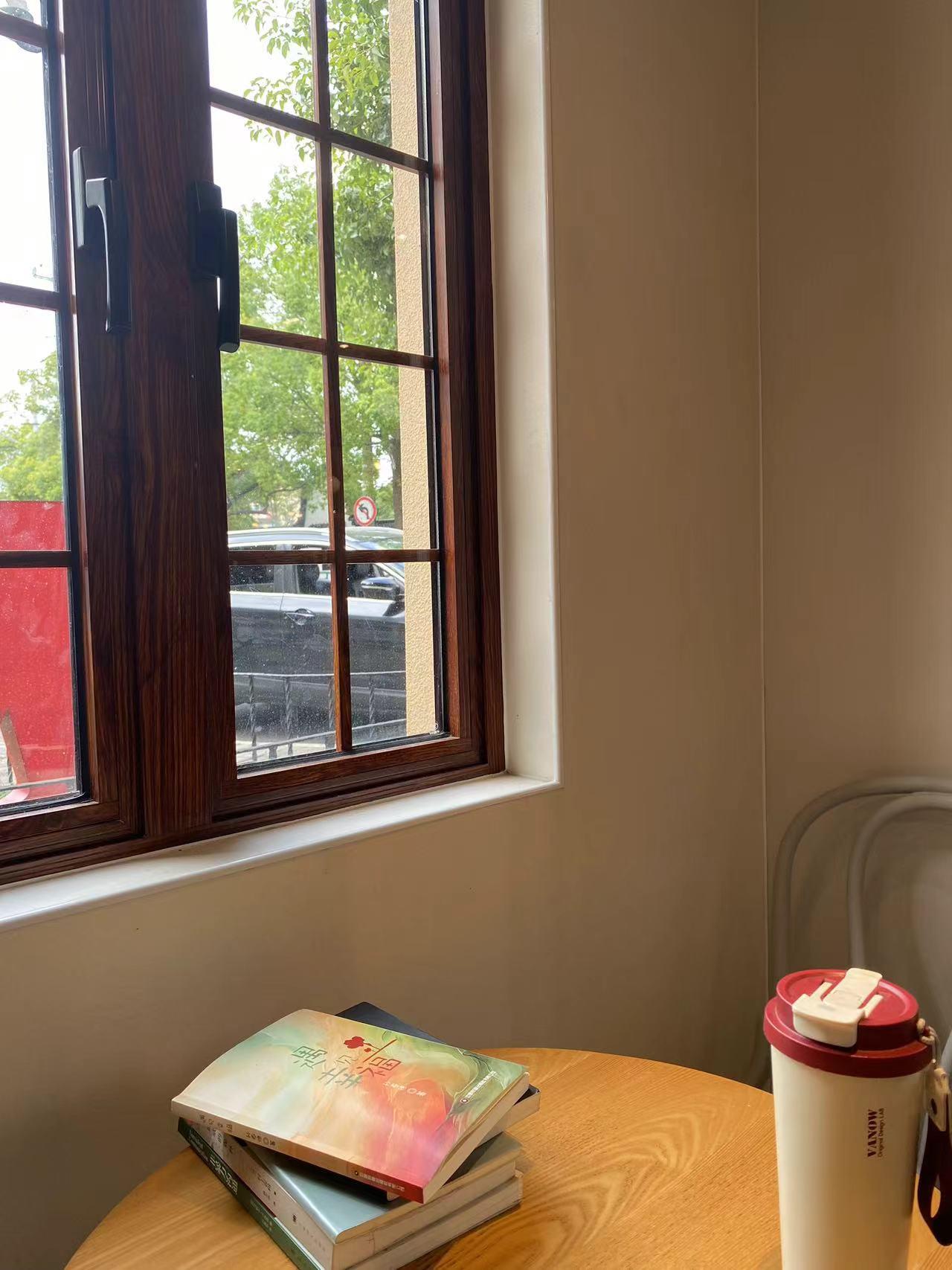 一个人聪明的活法：断念、舍物、离人

如果说，自由职业后有什么深切的感受，大概就