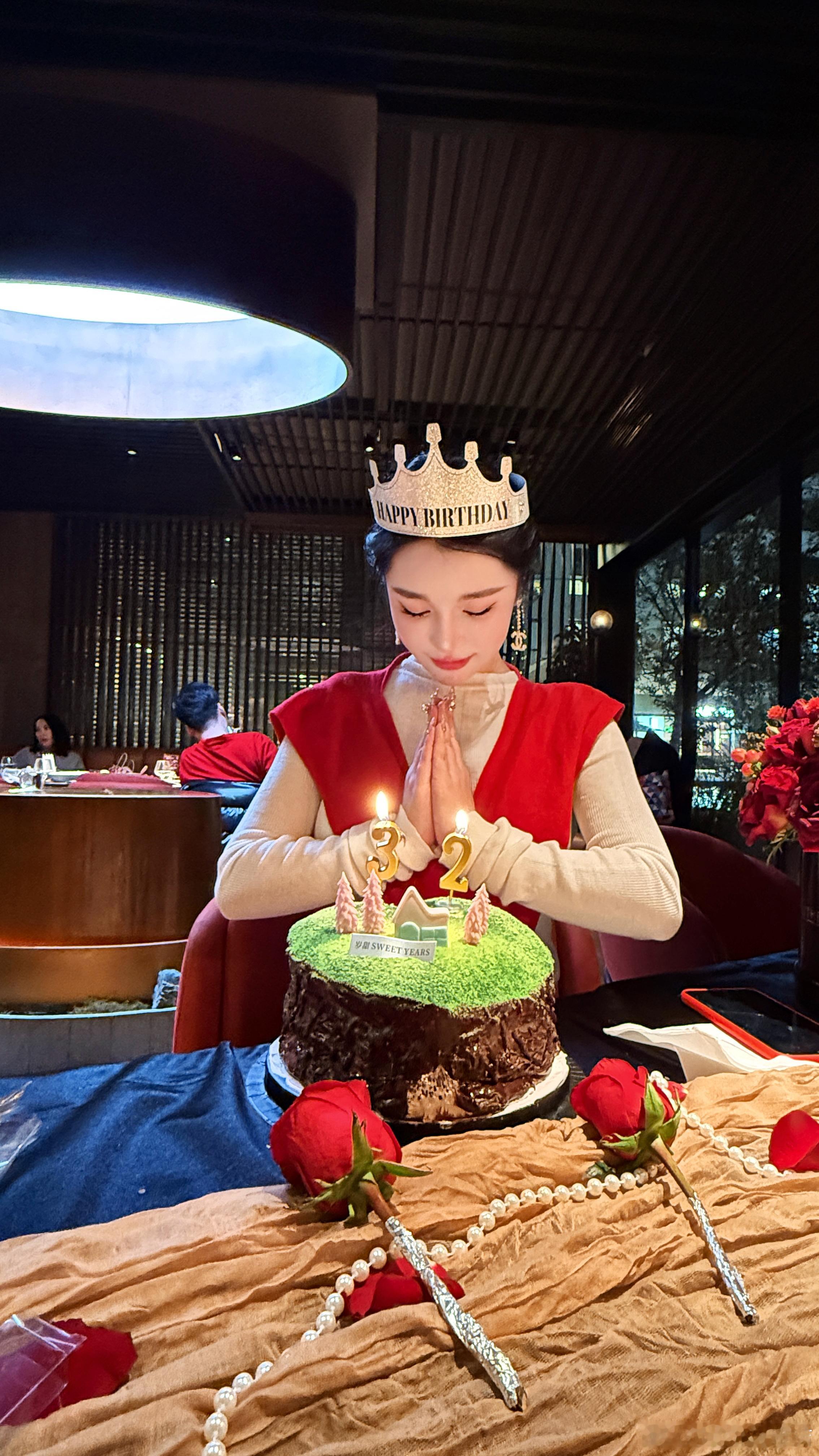 今年最大的感悟是向内求 [蛋糕]一岁比一岁平静而丰富许个愿吧🎂清醒 坦荡 自洽