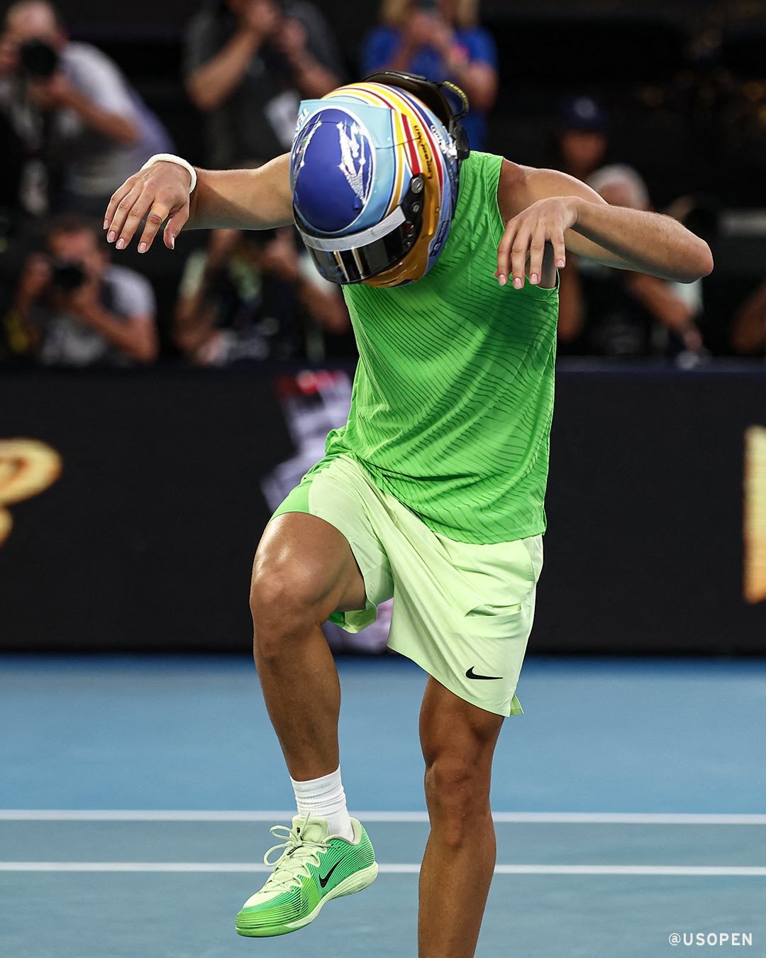 隔壁赛场好热闹🏎️卡子表示这边有一位也想开赛车🙌美网2026