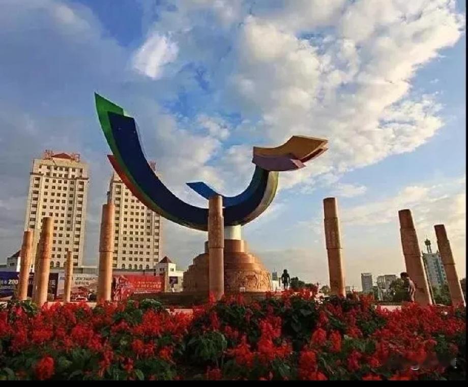 既然“锦西”有依附锦州之嫌，“葫芦岛”又感觉土气，那就搞一个征名活动，让民众参与