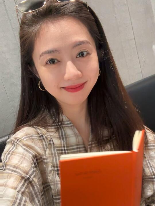 某些时候，我们的解药可能是多打扮、少看书。