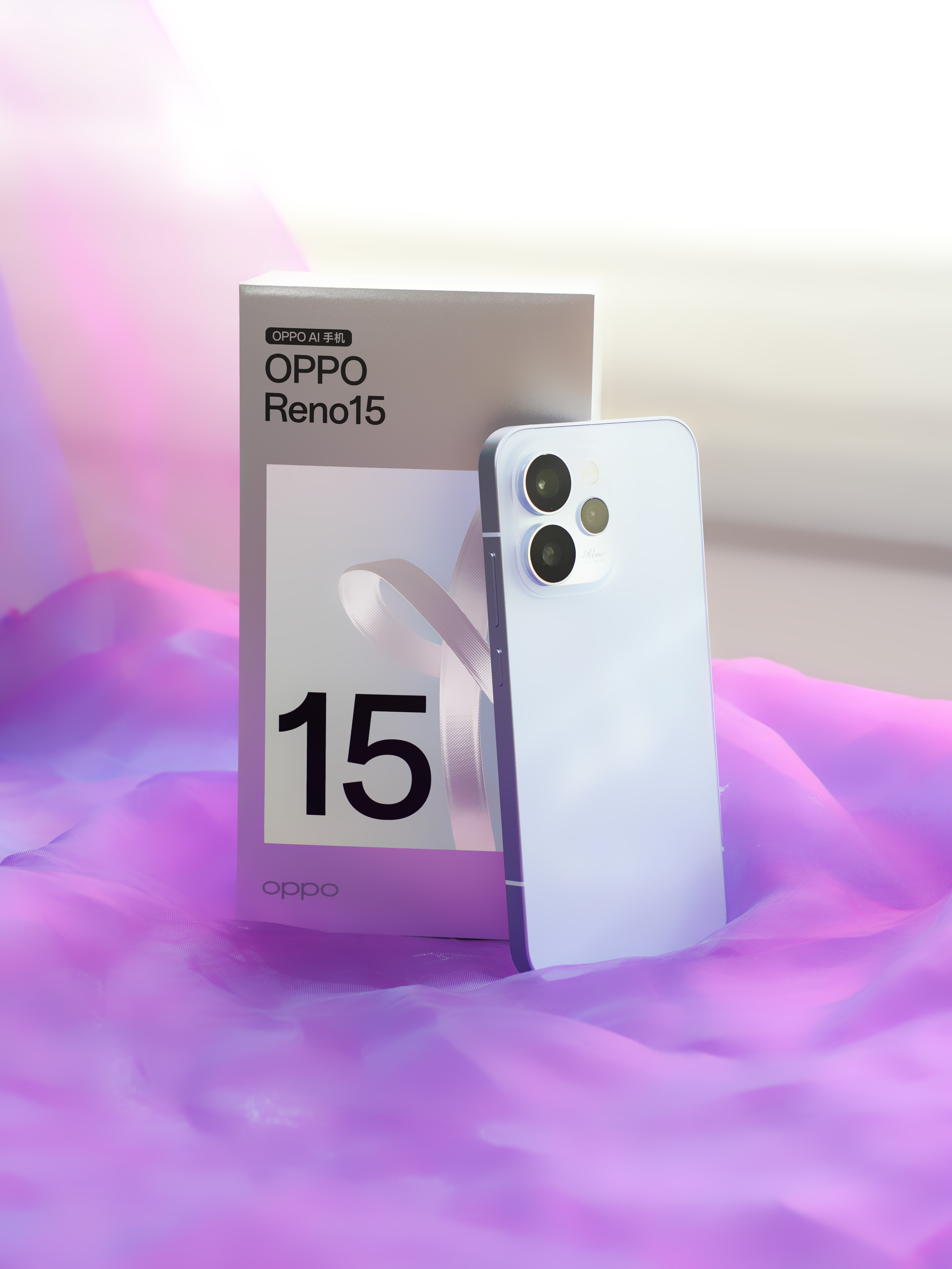 今晚发布的OPPO Reno15 标准版，大家感受一下这个颜值，OPPO这几年很