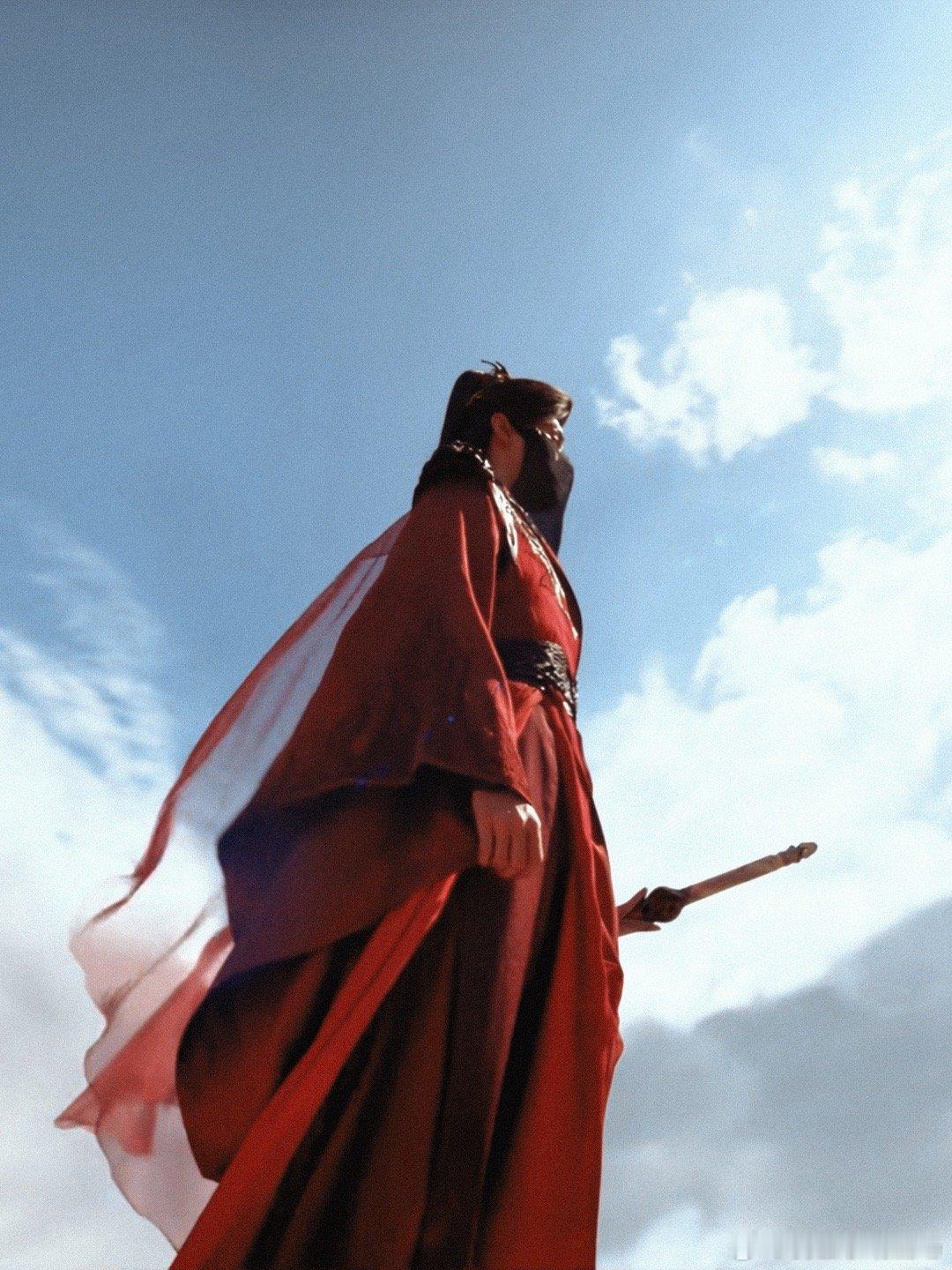 龚俊这段完全是Bking来的龚俊这段完全是Bking来的！长枪从容短剑飒，衣袂扬