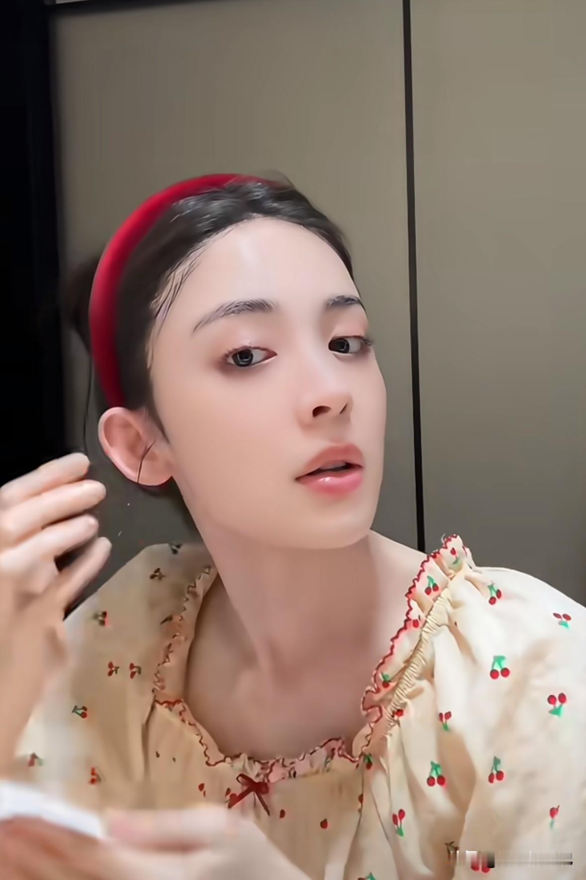 看到娜扎卸妆后的样子，真的羡慕了！