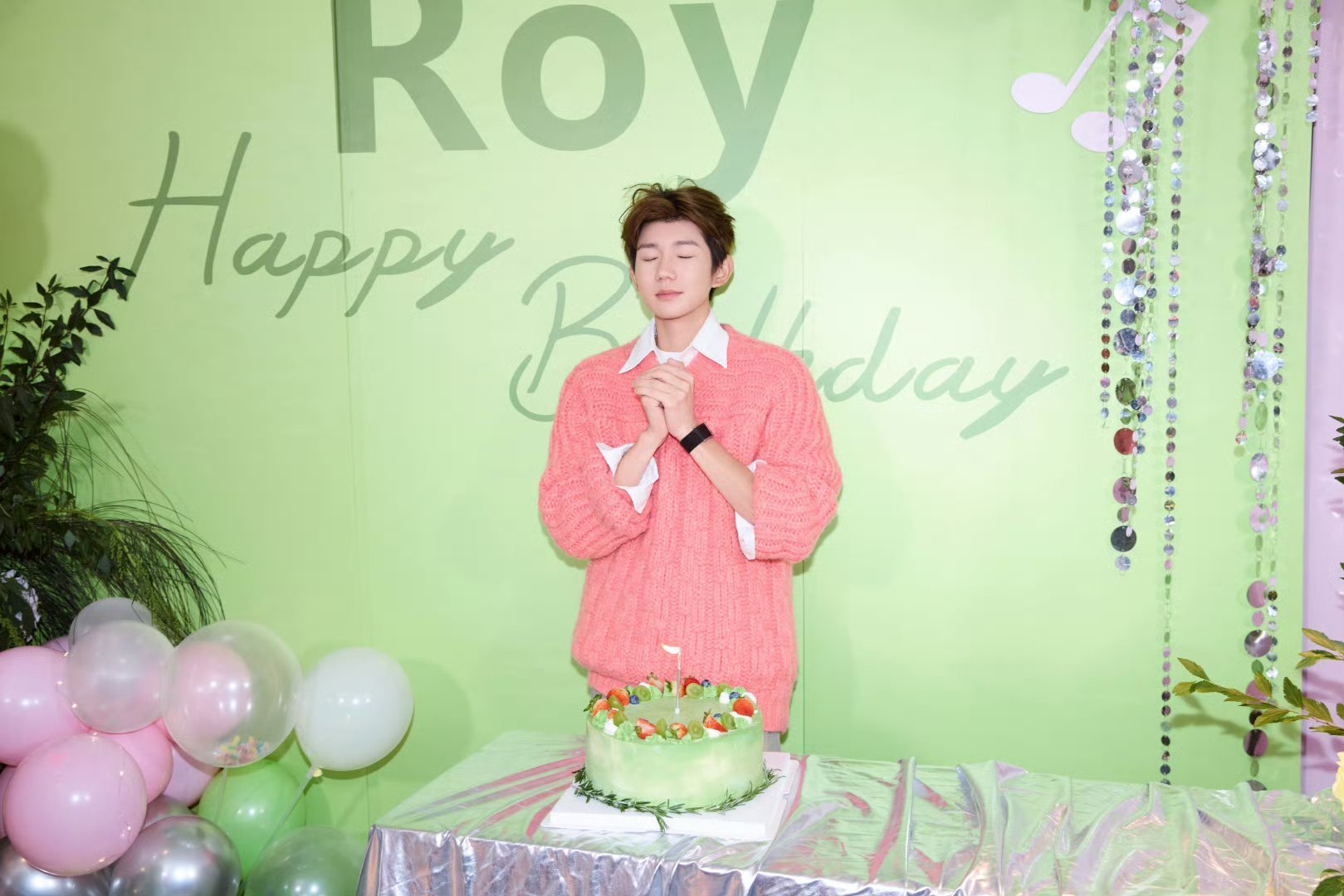 王源庆生照，25岁的小源还是好萌王源[超话] ​​​